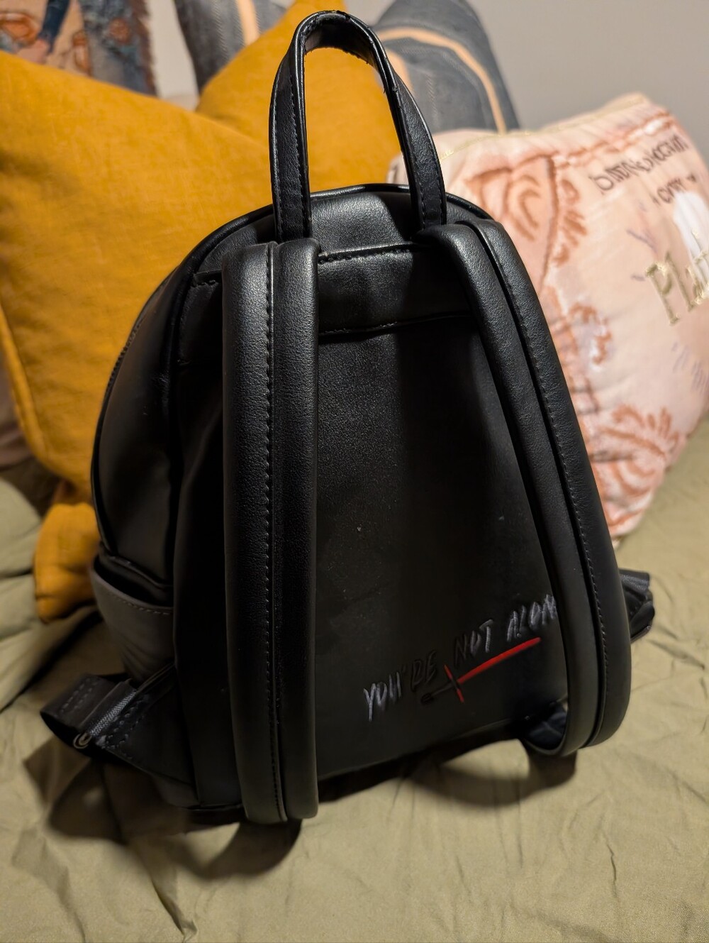 Used Star wars Kylo Ren Loungefly Bag - Picture 5 of 16
